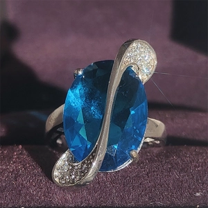 Anello in Rame Minimalista con Strass Blu Ovale per Donna Placcato Argento Geometrico Pietra Arcobaleno Gioielli Moda