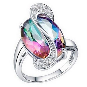 Anello a S in argento con topazio arcobaleno e diamanti laterali di accentuazione