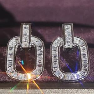 Moderne geometrische Silber-Schmucksets mit quadratischen Zirkonia-Ohrringen