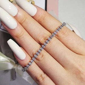 Elegant silver marquise-cut marquise tennis bracelet with sparkling zircon stones