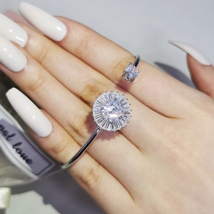 Adjustable silver open cuff bracelet with sunflower zircon clusters for elegant women