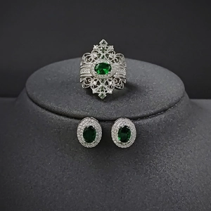 Vintage Hohl Filigran Ring Und Oval Ohrringe Schmuckset Smaragdgrün Edelstein Versilbert Strass Schmuck Für Damen