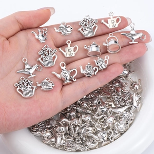 Détail de pendentifs théières en alliage argent antique pour la création de bijoux DIY