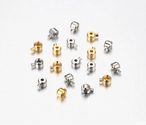 Macro di perline a schiacciare in metallo dorato e argentato per finiture di bracciali DIY