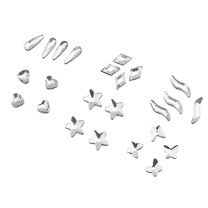 Ensemble de strass transparents pour ongles incluant étoiles cœurs et formes de gouttes