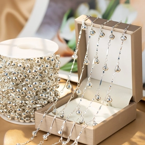 Silberne Glockenkette auf Spule und mit luxuriöser Schmuckschatulle für DIY-Halsketten
