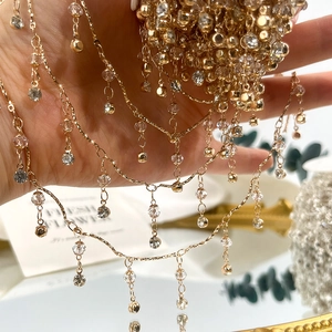 Detailansicht der 4mm Kristallperlen Goldkette für DIY handgefertigten Schmuck und Armbänder