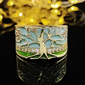 Vintage Lebensbaum Ring aus Gold mit blauem und grünem Emaille und funkelnden Zirkonia
