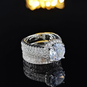 Set di anelli di lusso per donna con zircone quadrato e pavé di diamanti a più strati