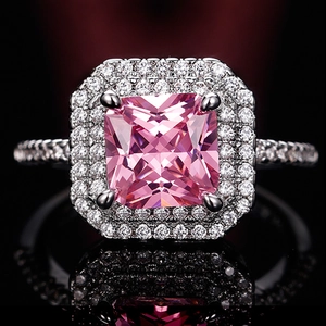 Anello di lusso con zirconia rosa taglio princess e doppio halo in argento lucido