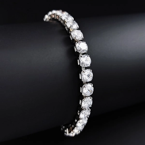 Klassisches 19cm Tennisarmband mit 6mm funkelnden Zirkoniasteinen in Silberoptik