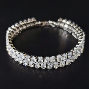 Elegante bracciale tennis a doppia fila di zirconi cubici ovali in finitura argento