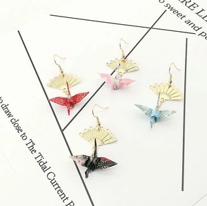 Japanse Stijl Handgemaakte Origami Papieren Kraanvogel Oorbellen Koperen Holle Waaier Hanger Asymmetrische Haak Oorbellen Vrouwen