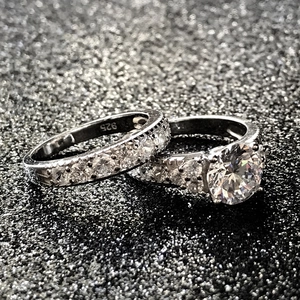 Klassisches Braut-Set aus 925 Sterlingsilber mit Zirkonia und Pavé-Ringen