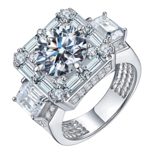 Bague de fiançailles luxueuse en zircon carré avec pierre centrale et détails