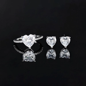 Süß Kupfer Herz Zirkonia Schmuck Set Herzförmiger Ring Und Ohrstecker Für Damen Versilbert Elegante Mode Accessoires Geschenk