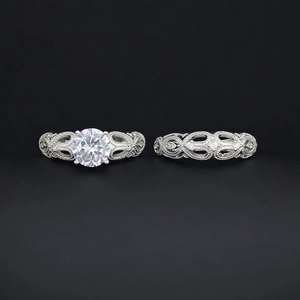 Set di anelli in argento minimalisti impilabili con zirconi cubici incastonati