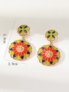 Detailed view of bohemian starfish flower earrings with dimensions 5.0cm by 2.9cm