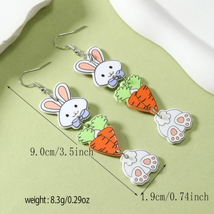 Detalle de pendientes largos de conejo de Pascua con zanahoria y patas, largo total 9,0 cm