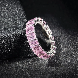 Bague Éternité Luxe pour Femmes avec Zircone Cubique Taille Émeraude Anneau en Cuivre Pavé Or Or Rose Argent Bijoux Mode