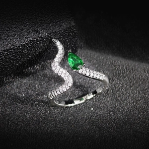 Fashion Snake Head Design Open Ring Copper Silver Plated Pave White Rhinestone Pear Cut Green Gemstone Ring For Women Jewelry