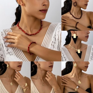 Moda Aleación Perla Artificial Imitación Gota Agua Concha Floral Geométrico Bambú Collar Pendientes Pulsera Anillo Para Mujer
