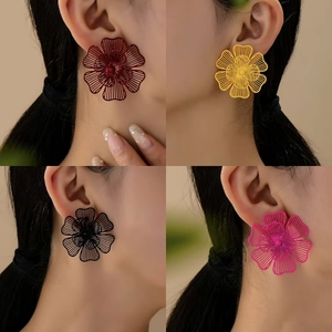 Pendientes de Botón de Flor Hueca Exagerados de Moda Joyería Floral de Aleación Vintage para Mujer Accesorio de Fiesta Diario