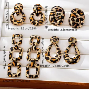 Size guide for geometric leopard print earrings including round and square drop styles