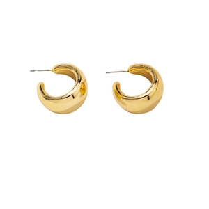 Boucles d'oreilles créoles dorées en forme de C avec finition métallique polie épaisse