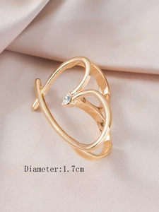 Detailansicht Goldherzring mit Kristalleinlage und 1,7 cm Durchmesser Markierung