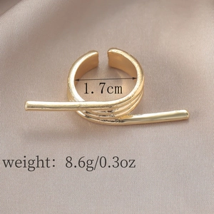 Detailansicht des goldenen Schleifenrings mit 1,7 cm Innendurchmesser und 8,6 g Gewicht