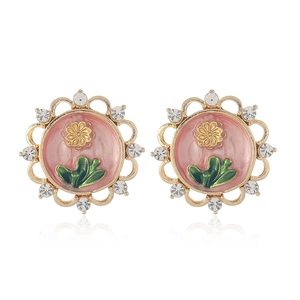 Retro floral pearl relief stud earrings with golden scalloped frame and crystal accents