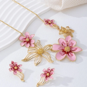 Conjunto de joyas de aleación dorada con flores de esmalte rosa para moda mujer