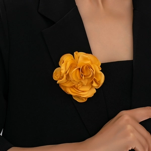 Elegant Fabric Rose Flower Brooch For Women Korean Style Satin Cloth Corsage Pins Fashion Wedding Party Clothing Accessories