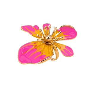 Anello aperto floreale alla moda con smalto rosa e arancione e dettagli dorati