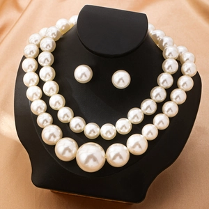 Elegante set di gioielli vintage francese con collana di perle a doppio strato e orecchini