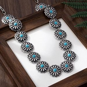 Catena da vita boho retrò argentata con ciondoli a girasole e perline turchesi
