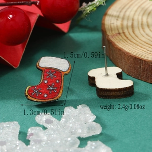 Detalle de pendientes calcetín de Navidad de madera con medidas y peso real