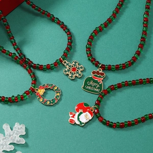 Kerst Kralenketting Rood Groen Plastic Kralen Legering Emaille Kerstman Sneeuwvlok Hanger Choker Voor Vrouwen Feestelijke Sieraden