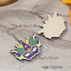 Vue détaillée des boucles d'oreilles Mardi Gras avec les dimensions de hauteur et de poids