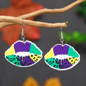 Boucles d'oreilles lèvres avec imprimé léopard géométrique sur branche en bois