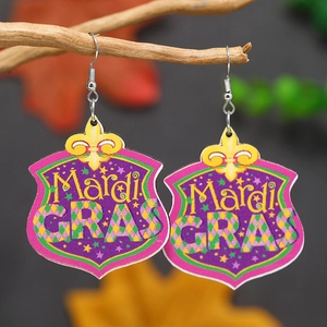 Boucles d'oreilles bouclier Mardi Gras avec motif fleur de lys et losanges colorés