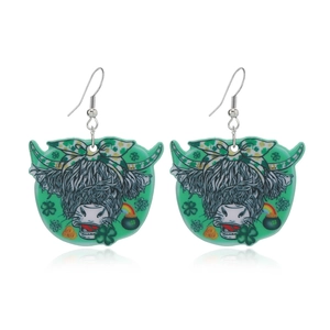 Boucles d'oreilles vache des Highlands pour Saint-Patrick avec trèfles et chapeau vert