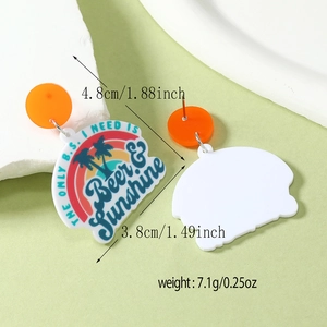 Détails des boucles d'oreilles en acrylique montrant les dimensions 4,8cm x 3,8cm et 7,1g