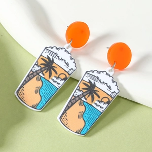 Vue détaillée de boucles d'oreilles en acrylique avec paysage de plage et palmiers