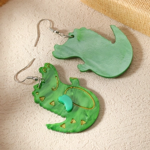 Details zu Krokodil-Ohrringen aus grünem Marmor-Acryl mit goldenen Akzenten und Haken