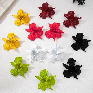 Übergroße 3D Blumen-Ohrstecker in lebhaften Farben mit glänzendem Harz-Finish für Damen