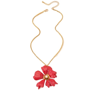 Collier vintage doré avec pendentif fleur en émail rouge et perle au centre chic