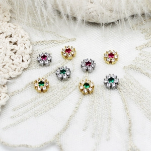Pendentifs fleurs plaqués or 18 carats avec perles et zircons pour bijoux DIY
