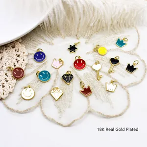 18K Vergoldetes Kupfer Emaille DIY Schmuck Charms Lächeln Gesicht Krone Herz Schlüssel Stern Diamant Anhänger Für Halsketten